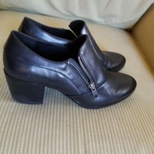 Size 8 Baretraps Ankle boots/booties